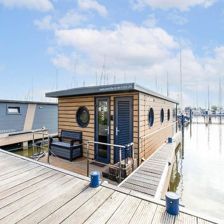 Comfortable Houseboat In Volendam Marina Dış mekan fotoğraf