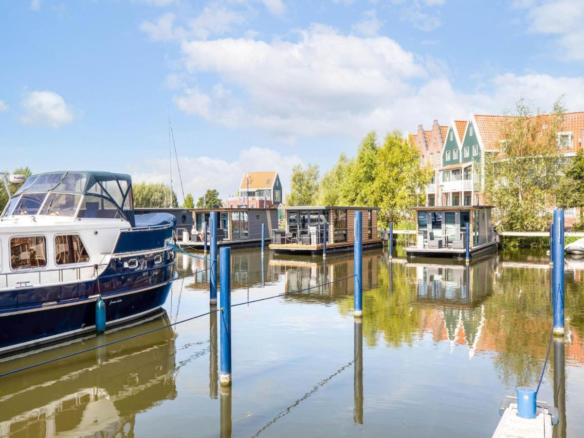 Comfortable Houseboat In Volendam Marina Dış mekan fotoğraf