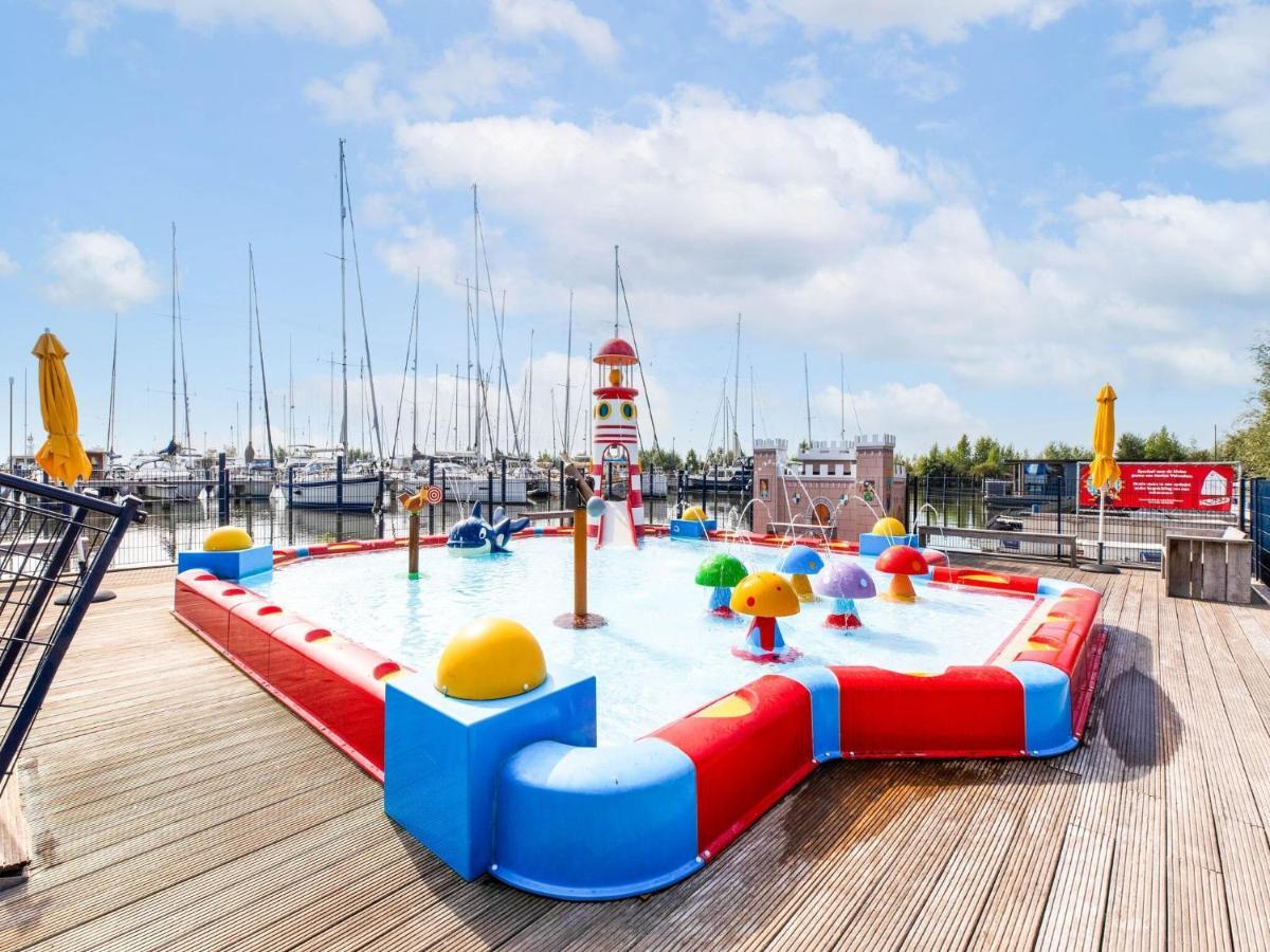 Comfortable Houseboat In Volendam Marina Dış mekan fotoğraf