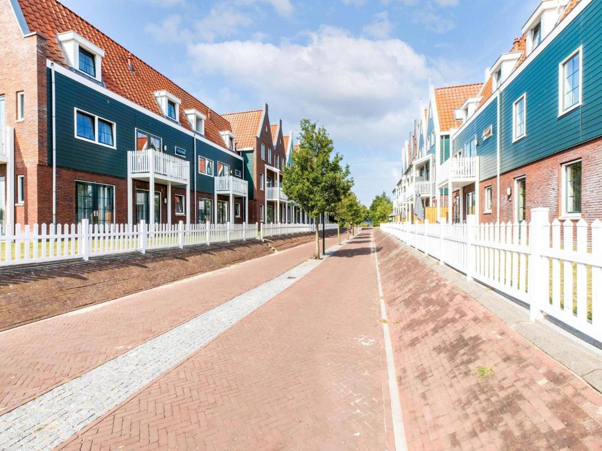 Comfortable Houseboat In Volendam Marina Dış mekan fotoğraf