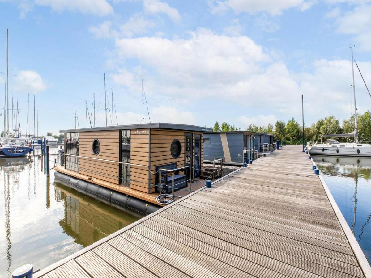 Comfortable Houseboat In Volendam Marina Dış mekan fotoğraf